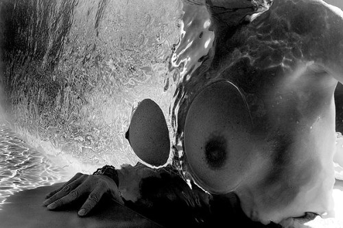 bodies_underwater_00.jpg